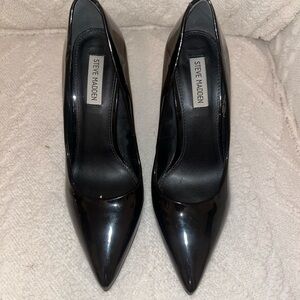 Steve Madden Black Gloss Pumps Pointed Toe Women’s 7.5M High Heels